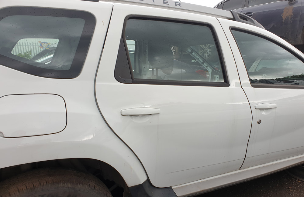 Dacia Duster Laureate DCI Door driver side rear